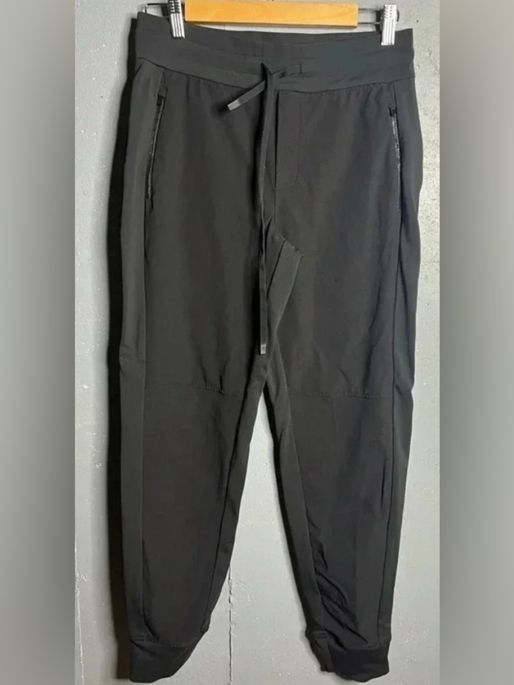 Athleta Headlands Hybrid Trek Jogger Size 6 Black